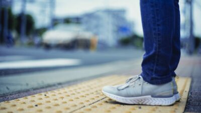 Why Japanese Don’t Cross on Red, Even With No Cars in Sight